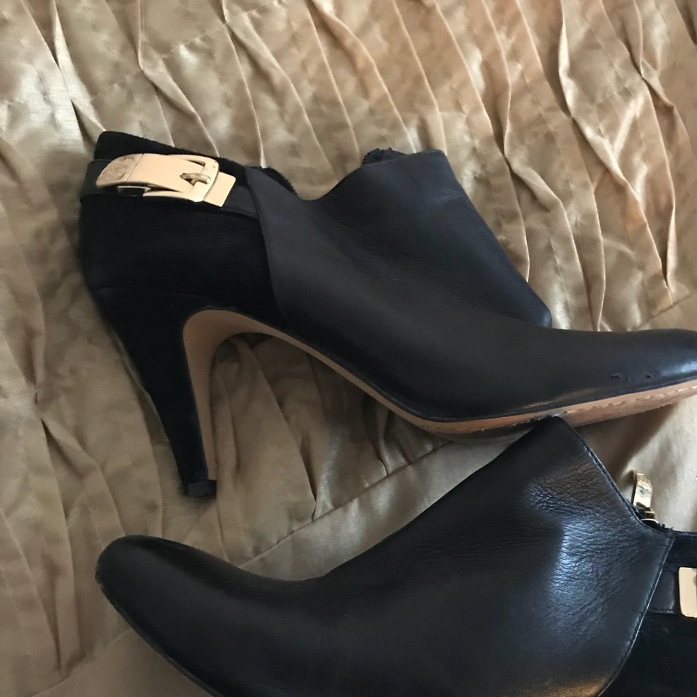 Vince Camuto leather heeled booties